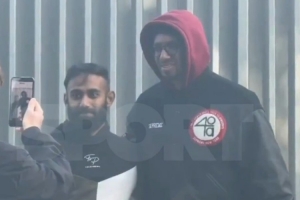 每体：博阿滕在巴萨训练基地训练，未来几天借用俱乐部设施